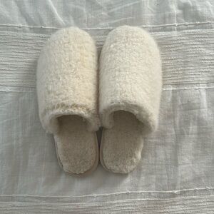 White fuzzy slippers from palmetto moon